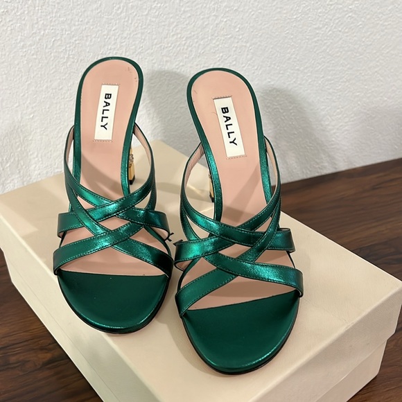 Bally Heels - Picture 2 of 8